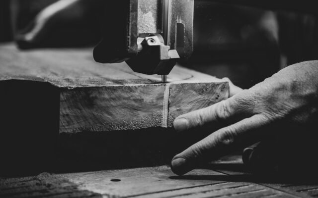Circular Saw vs Jigsaw: Which Should You Buy First?