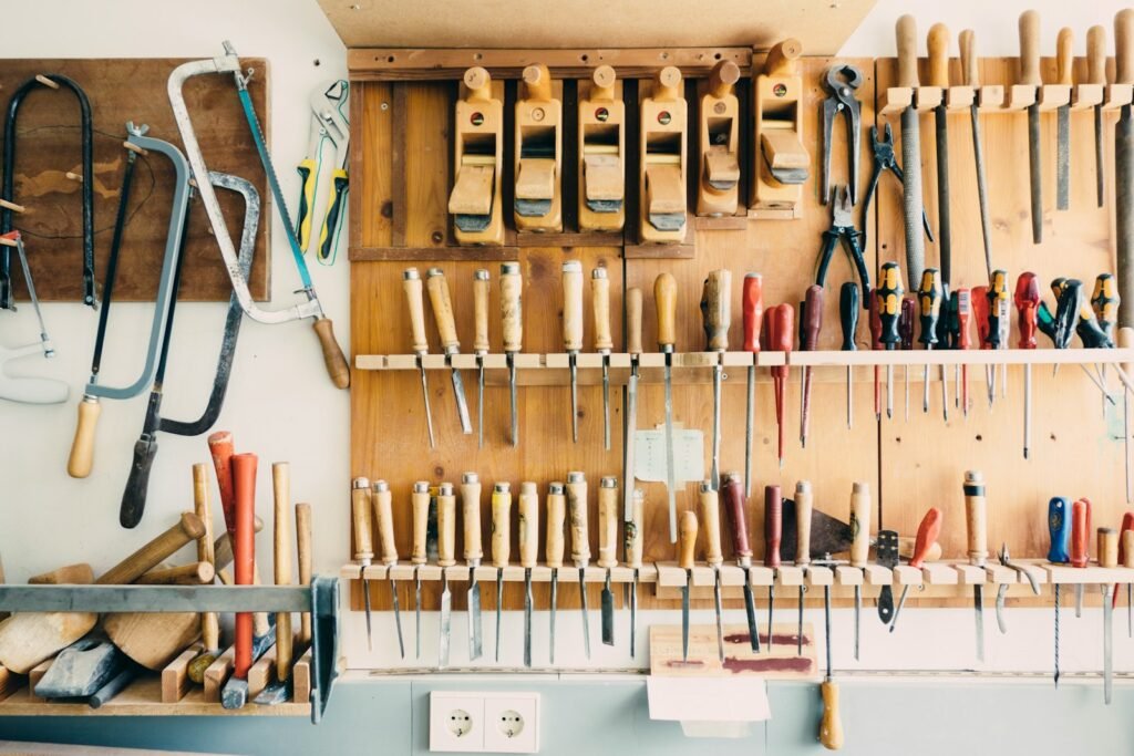 Essential Woodworking Tools Every Beginner Needs