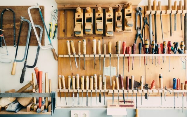 Essential Woodworking Tools Every Beginner Needs