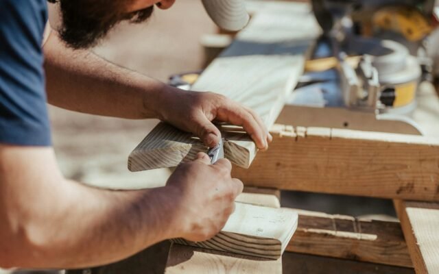 Random Orbital Sander vs Sheet Sander: Key Differences
